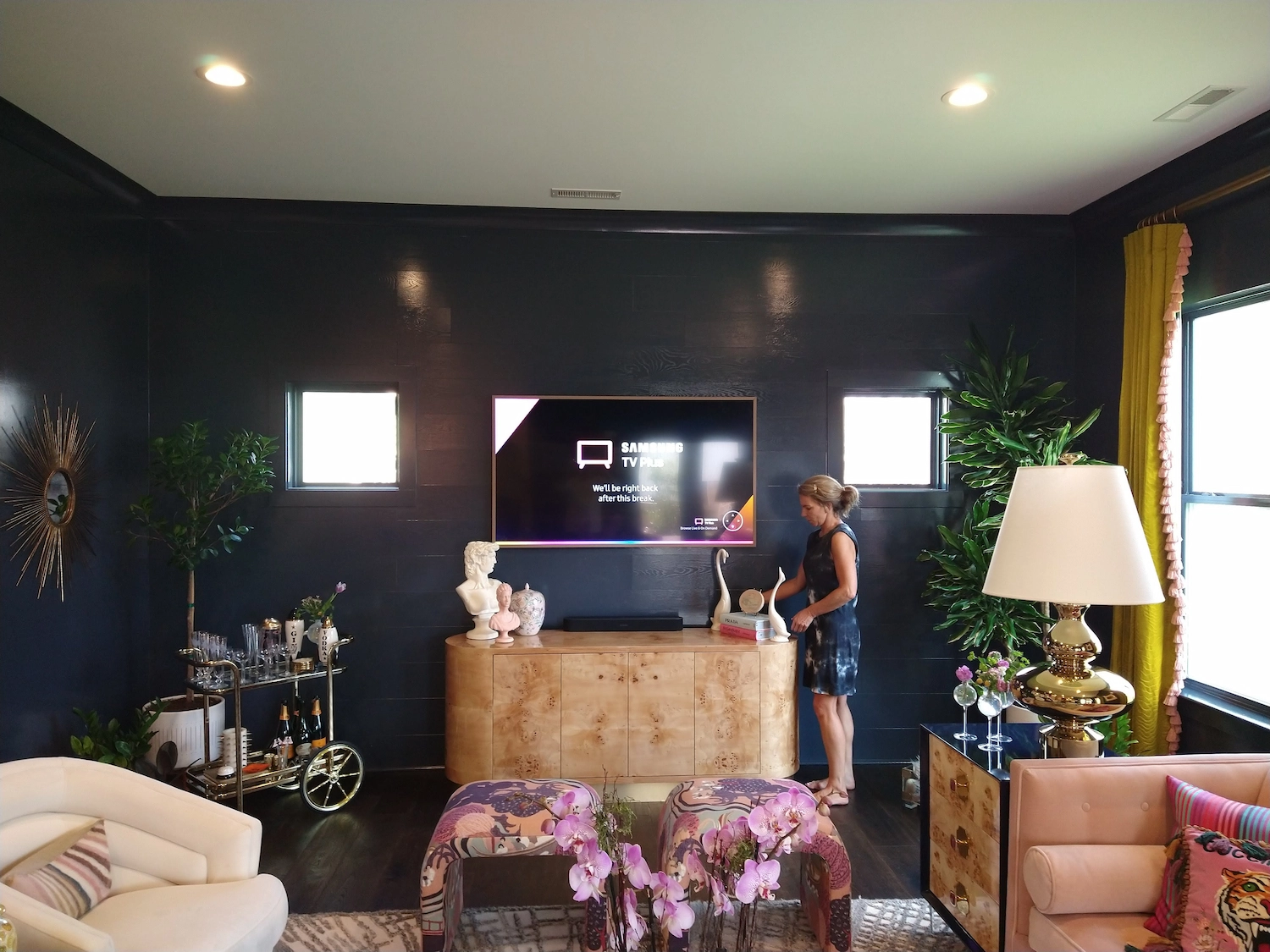 John clay mounting a samsung frame tv in a waxhaw nc home with one connect box concealment by south charlotte services