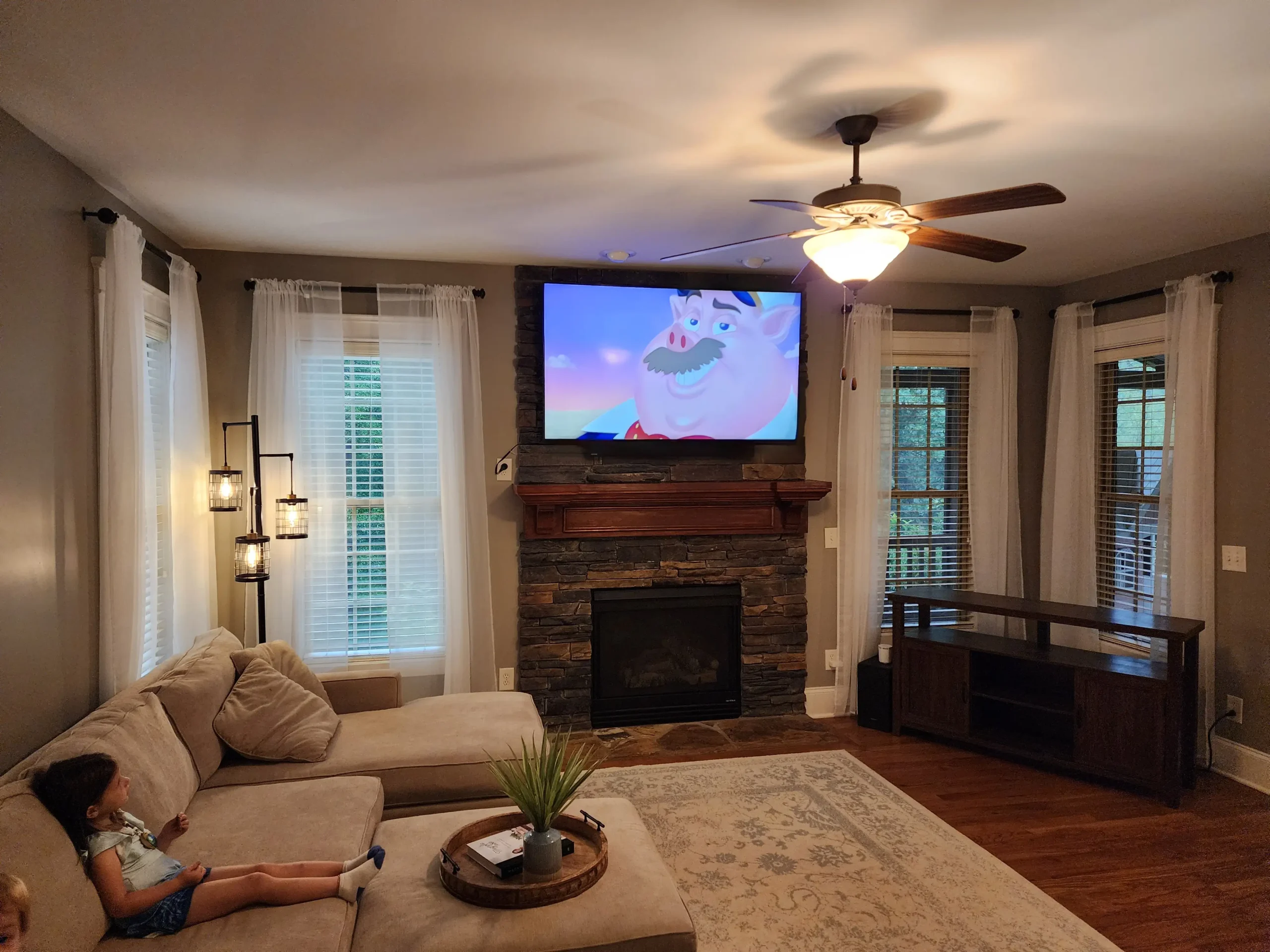 Residential tv mounting in charlotte nc by south charlotte services